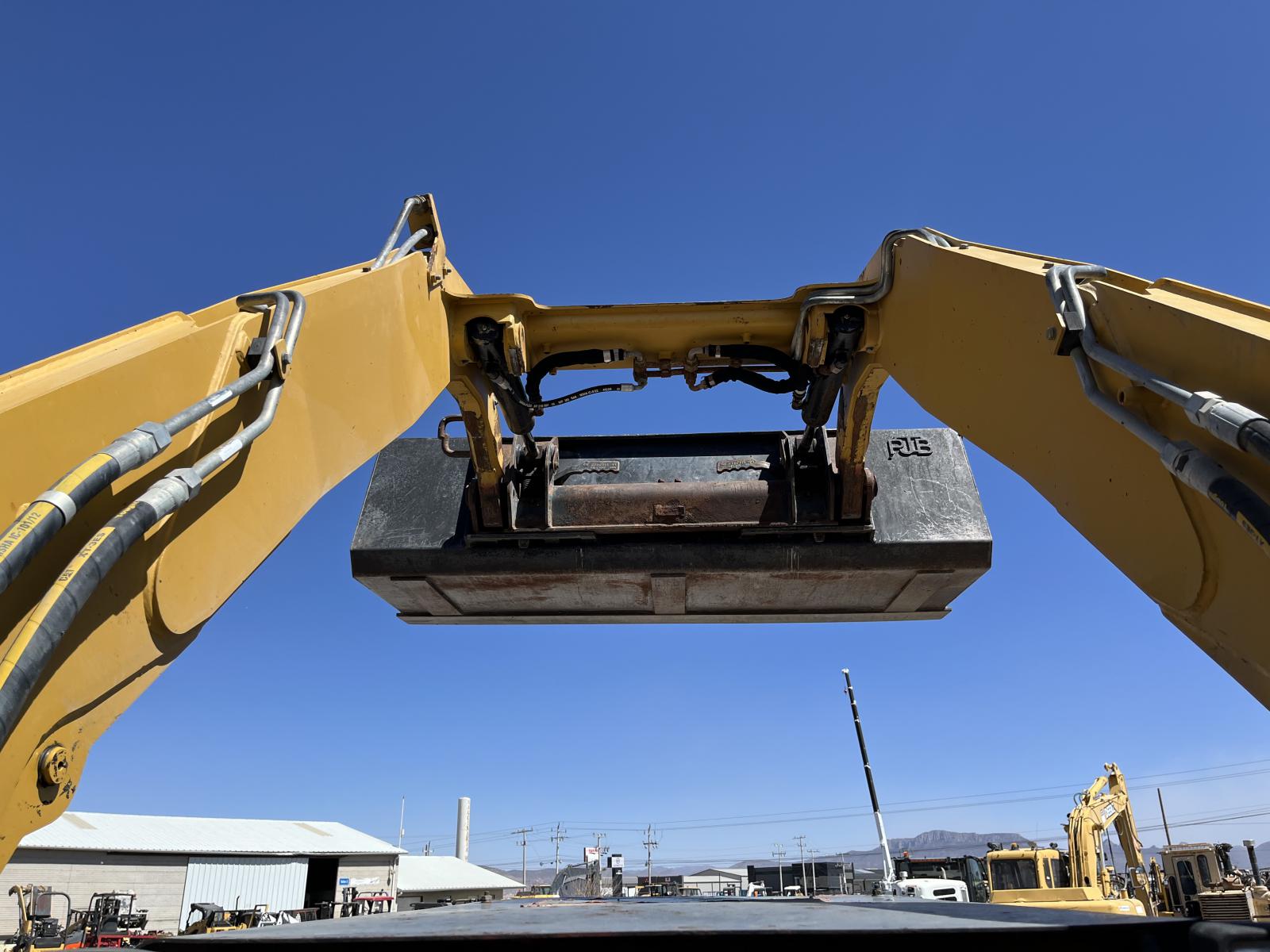 ./imagenes/INVOICE/2019/15904/CATERPILLAR 232B (13).JPG